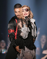 Madonna Performs at the 2019 Billboard Music Awards фото №1168937