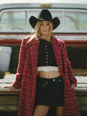 Maggie Rawlins for Hutch Design Fall 2024 by Madison White фото №1411724