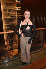 Maisie Williams - Vanity Fair EE Rising Star Party in London фото №1387160