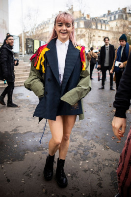 Maisie Williams – SACAI Fashion Show at the Paris Fashion Week 03/04/2019 фото №1150255
