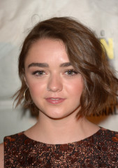 Maisie Williams фото №779306