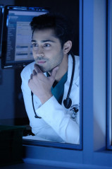 Manish Dayal - The Resident (2019) 3x09 'Out for Blood' фото №1280246