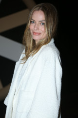 Margot Robbie - Chanel Fashion Show in Paris 01/25/2022 фото №1334834