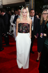 Margot Robbie - 77th Annual Golden Globe Awards (Arrival) // Jan 5 2020 фото №1269326