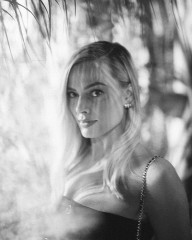 Margot Robbie - Charles Finch and Chanel Pre-Oscars Dinner Portraits 02/08/2020 фото №1275187