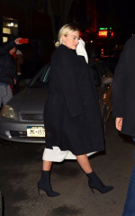 Margot Robbie spotted leaving after dinner at Carbone in New York 03.02.2020 фото №1268095