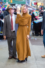 Margot Robbie arrives at Good Morning America in New York, 02.04.2020 фото №1267478