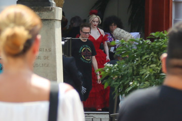 Margot Robbie on the set of the "Suicide Squad" in Panama City, 13.02.2020 фото №1267459
