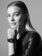 Margot Robbie for Chanel J12 Watch Campaign  // 2021 фото №1296743
