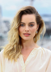 Margot Robbie - 'Once Upon A Time... In Hollywood' Photocall London 07/31/19 фото №1206069