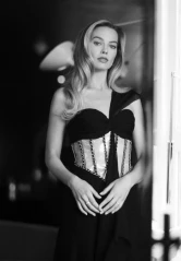 Margot Robbie - Met Gala 2023 Portraits 05/01/2023 фото №1372640