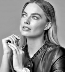 Margot Robbie for Chanel J12 Watch Campaign  // 2021 фото №1296744