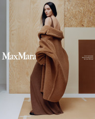 Maria Carla Boscono ~ Max Mara Teddy Bear Coat 2023 Campaign by Tyler Mitchell фото №1377550