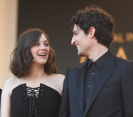 Marion Cotillard – 70th Cannes Film Festival Opening Ceremony фото №965641
