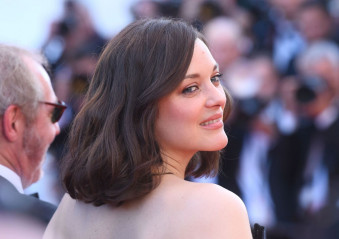 Marion Cotillard – 70th Cannes Film Festival Opening Ceremony фото №965637