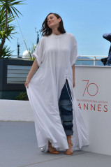 Marion Cotillard – ‘Ismael’s Ghosts’ Photocall at 70th Cannes Film Festival фото №965237
