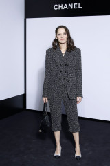 Marion Cotillard – Chanel Shows At Paris Fashion Week фото №1368101
