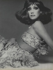 Marisa Berenson ~ US Vogue April 1972 by Richard Avedon фото №1377090