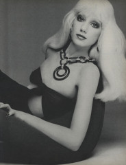 Marisa Berenson ~ US Vogue April 1972 by Richard Avedon фото №1377091