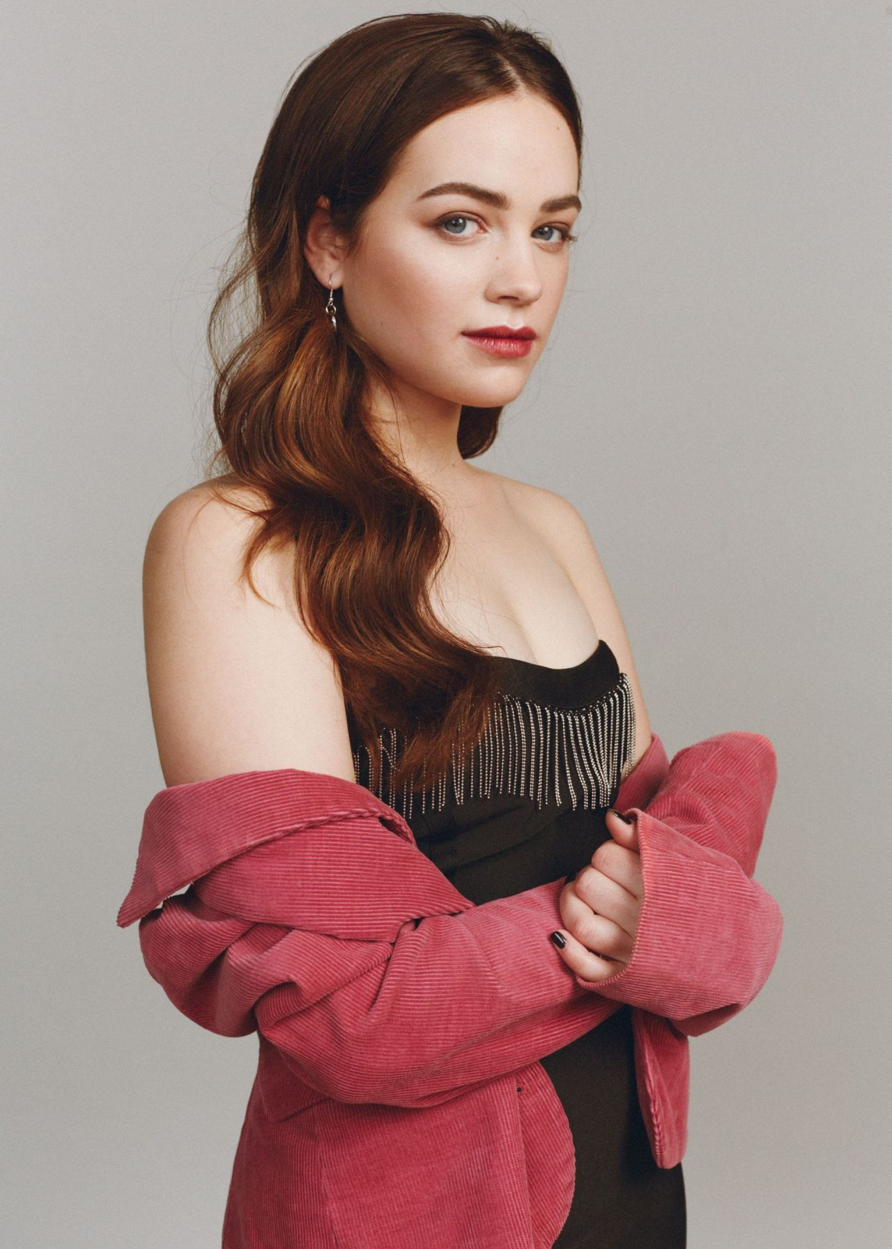 Мэри Маусер (Mary Mouser)