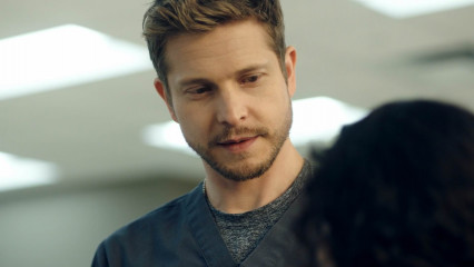 Matt Czuchry - The Resident (2019) 2x10 'After The Fall' фото №1301297