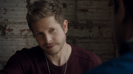 Matt Czuchry - The Resident (2020) 3x13 'How Conrad Gets His Groove Back' фото №1324475