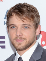 Max Thieriot - A+E Networks Upfront in New York 05/08/2013 фото №1279354