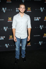 Max Thieriot - Vikings Party at San Diego Comic-Con 07/19/2013 фото №1305337