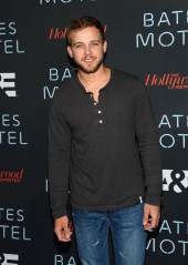 Max Thieriot - 'Bates Motel' San Diego Comic-Con Party 07/20/2013 фото №1317185