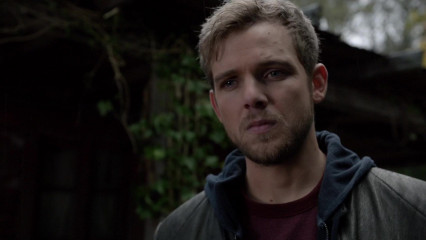 Max Thieriot - Bates Motel (2015) 3x01 'A Death in the Family' фото №1280397