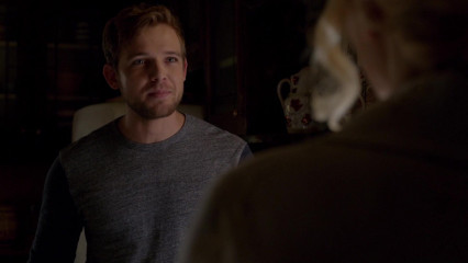 Max Thieriot - Bates Motel (2015) 3x01 'A Death in the Family' фото №1280407