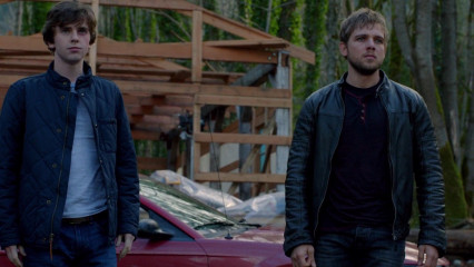 Max Thieriot - Bates Motel (2015) 3x06 'Norma Louise' фото №1284530