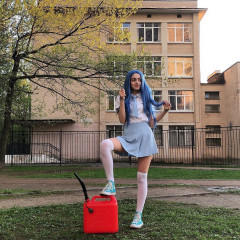 Мэйби Бэйби - певица (Виктория Лысюк), участница группы «Френдзона» фото №1301135