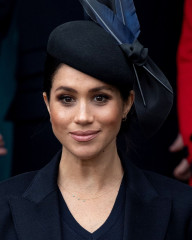 Meghan Markle – Christmas Day Church Service in King’s Lynn, England 12/25/2018 фото №1127811