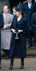 Meghan Markle – Christmas Day Church Service in King’s Lynn, England 12/25/2018 фото №1127809