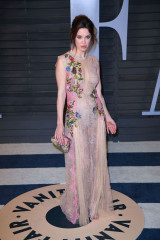 Melissa Bolona at 2018 Vanity Fair Oscar Party in Beverly Hills фото №1051082