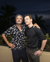 Michael Fassbender - 'Next Goal Wins' Press Conference in Hawaii 12/01/2019 фото №1240100