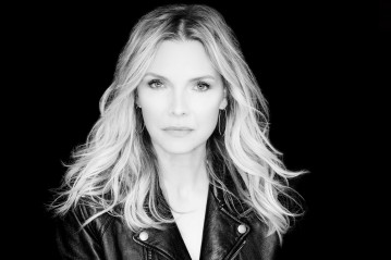 Michelle Pfeiffer by Andrew Macpherson for Backstage || Jan 2021 фото №1287457