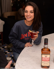 Mila Kunis фото №1125198