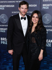 Mila Kunis – 2023 Breakthrough Prize Ceremony in Los Angeles  фото №1369060