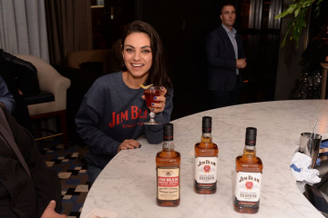Mila Kunis – Celebrating The 85th Anniversary of the Repeal Of Prohibition  фото №1123779