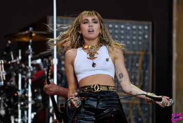 Miley Cyrus фото №1192350