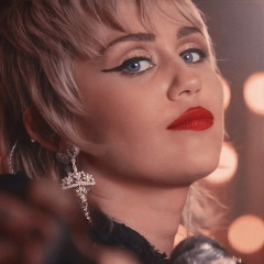 Miley Cyrus - BBC Radio 1 Live Lounge in London 09/01/2020 фото №1282378