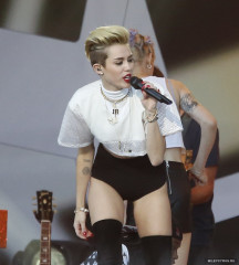 Miley Cyrus фото №653397