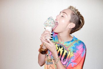 Miley Cyrus фото №669393