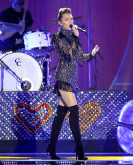 Miley Cyrus фото №997872