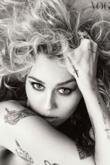 Miley Cyrus ~ Vogue British Magazine June 2023 фото №1370595