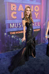 Miley Cyrus – at SNL50 Homecoming Concert 2025 фото №1412267