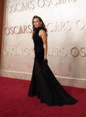 Miley Cyrus – Oscars 2025 Red Carpet фото №1413247