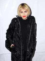 Miley Cyrus фото №684528